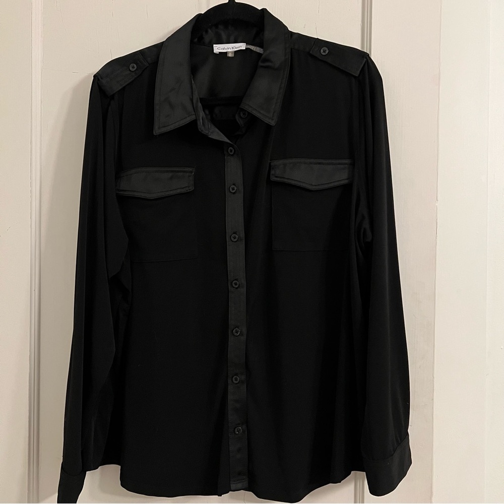Satin lined button down Calvin Klein blouse with pockets